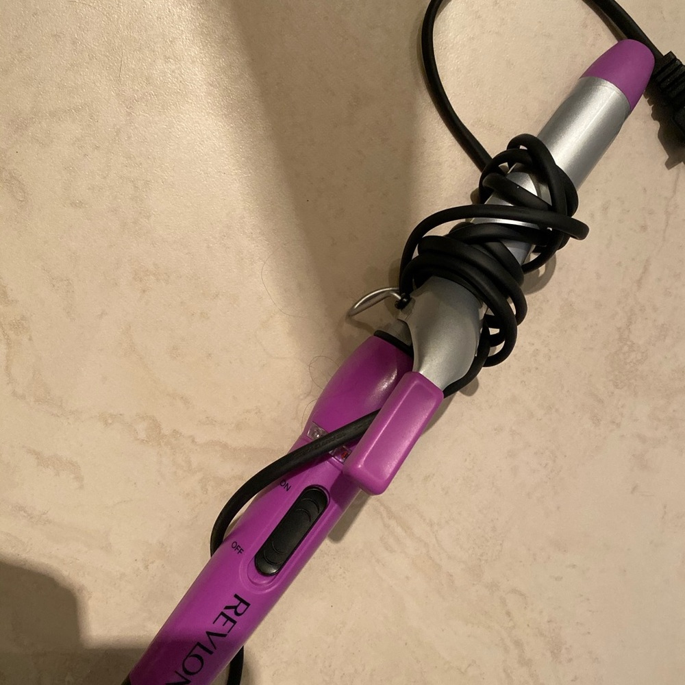 Revlon curling iron! BRAND NEW